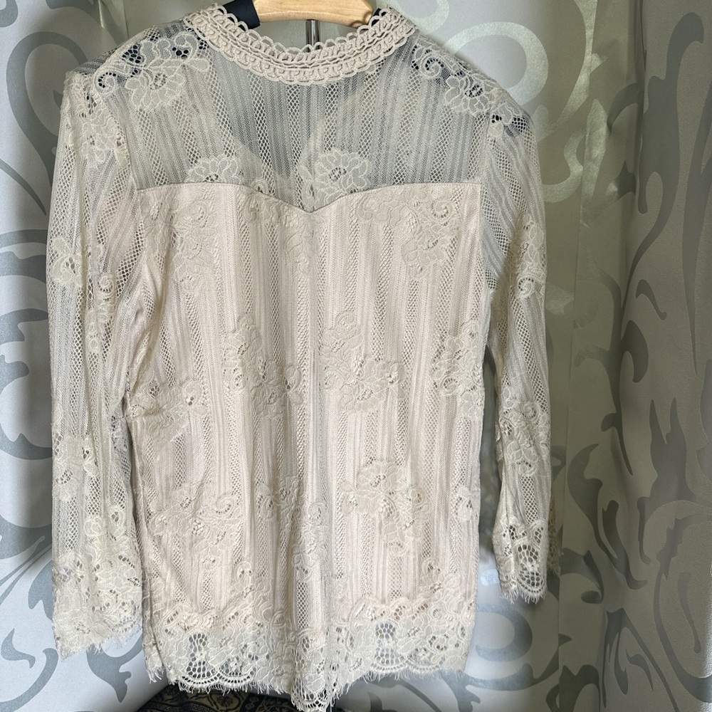 Elegant Lace Women Top - Cream Size M 8-10